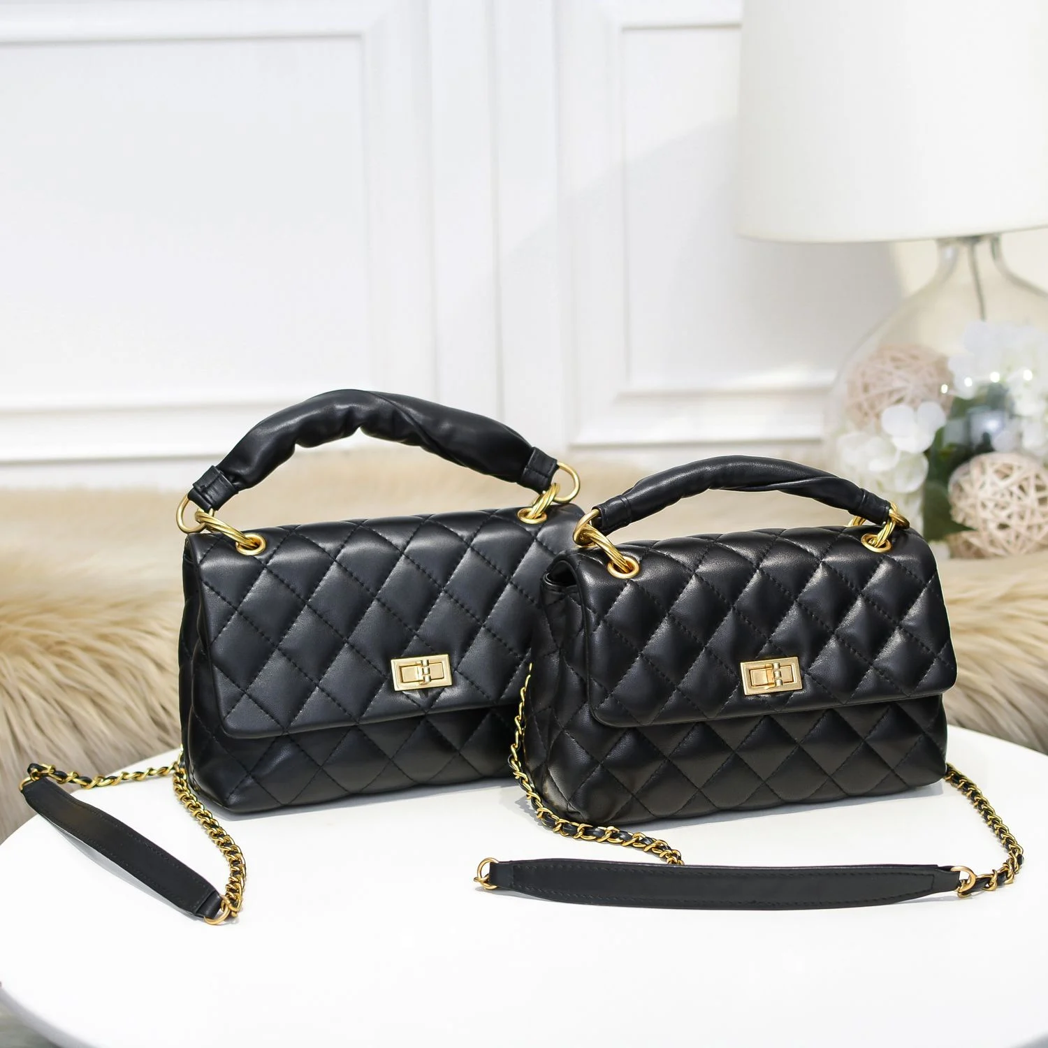 Women's Bag Female Bag 20cm 22cm Fashion Flap Shoulder Chain And Handles Golden Buckle Chain Sufficient Capacity Elegant
Women's Bag Female Bag 20cm 22cm Fashion Flap Shoulder Chain And Handles Golden Buckle Chain Sufficient Capacity Elegant