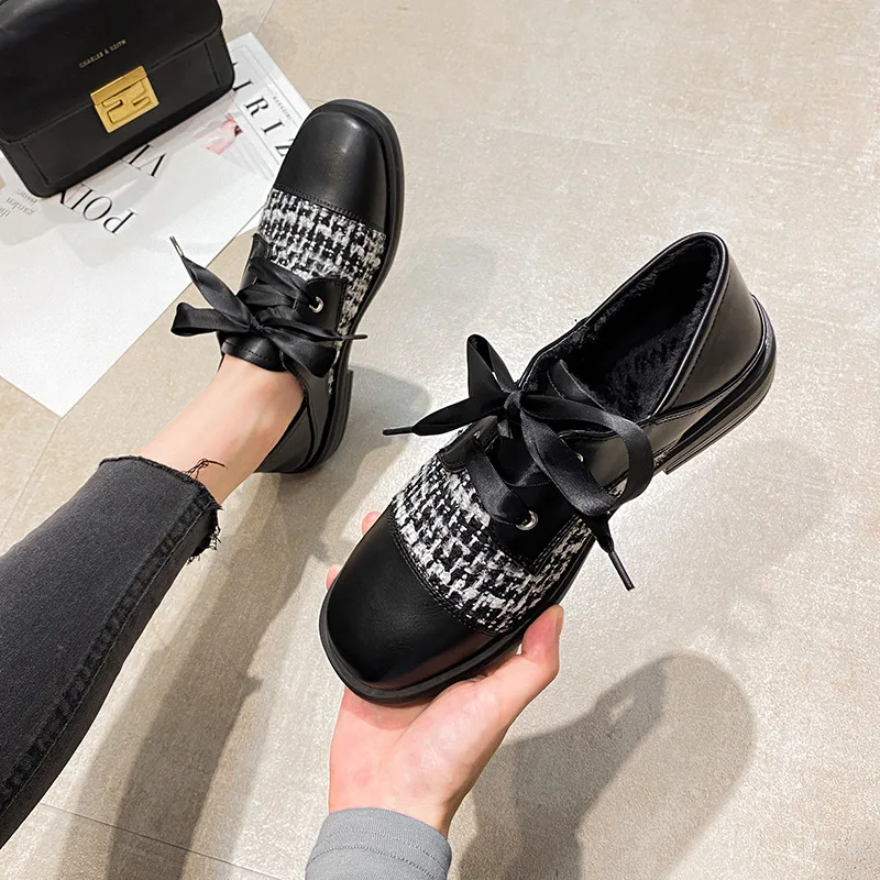 Women Flat Shoes Lace Up Casual Woman Flats Round Toe Warm Plush Shoes Lady Loafers Low Heel Plus Size 43 Fashion Zapatos Mujer 
Women Flat Shoes Lace Up Casual Woman Flats Round Toe Warm Plush Shoes Lady Loafers Low Heel Plus Size 43 Fashion Zapatos Mujer
