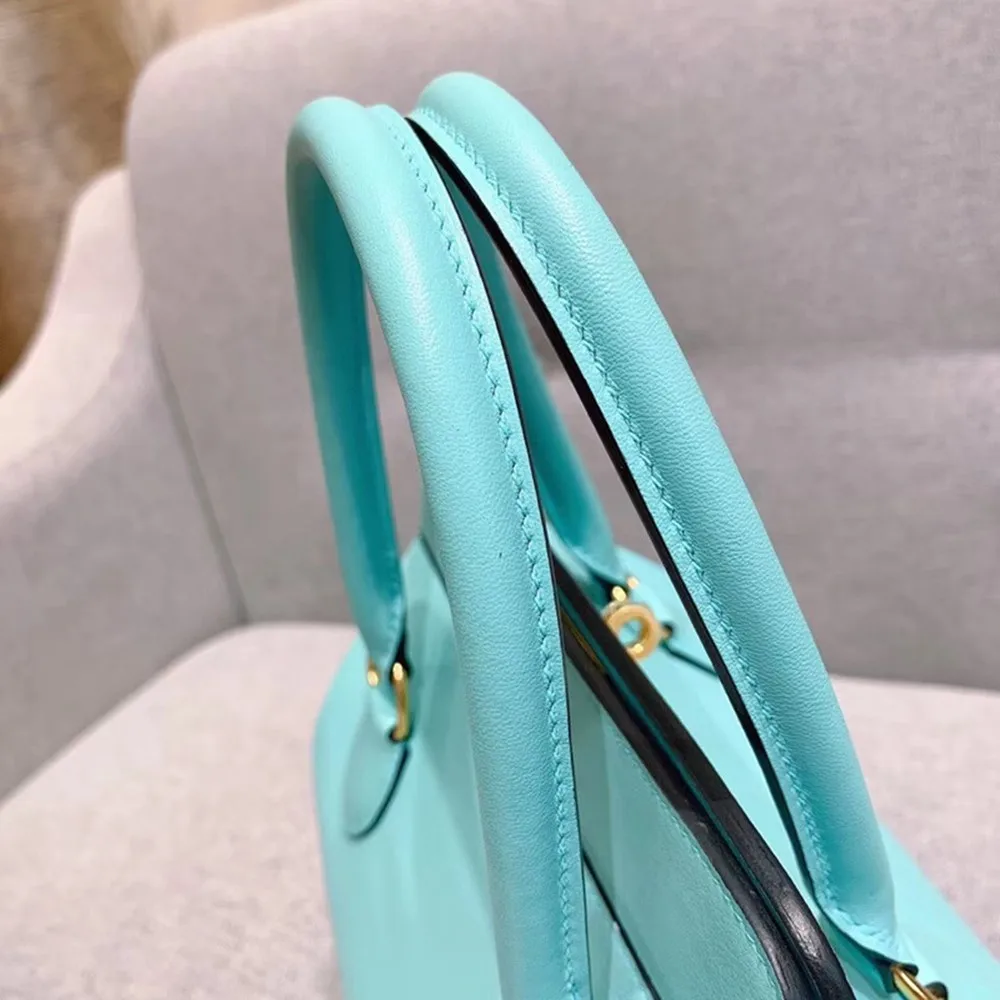 Handmade Designer Bags Famous Brand Women 2020 Luxury Handbags Woman Genuine Leather Runway Female Europe Top Quality 088
Handmade Designer Bags Famous Brand Women 2020 Luxury Handbags Woman Genuine Leather Runway Female Europe Top Quality 088