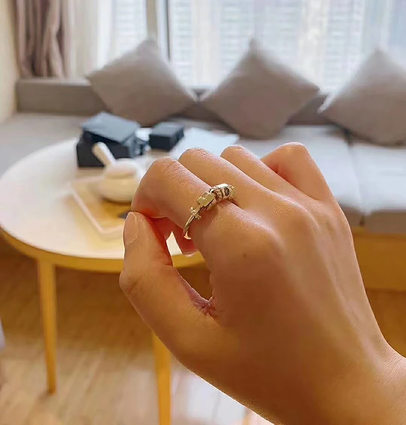 Egyptian style RING 925 Sterling Silver micro set zircon fashion personality elegant temperament high end women
Egyptian style RING 925 Sterling Silver micro set zircon fashion personality elegant temperament high end women