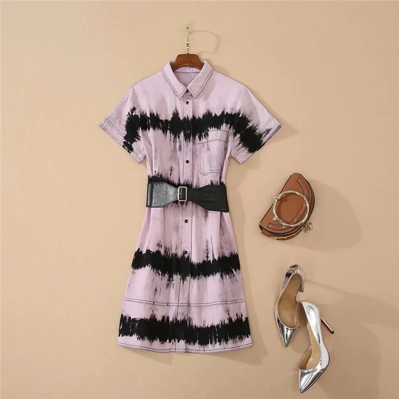 Fashion Summer Runway Dress Women High Quality Fashion Turn Down Collar Short Sleeve Ink Printing Cotton Denim Dress with Belt
Fashion Summer Runway Dress Women High Quality Fashion Turn Down Collar Short Sleeve Ink Printing Cotton Denim Dress with Belt