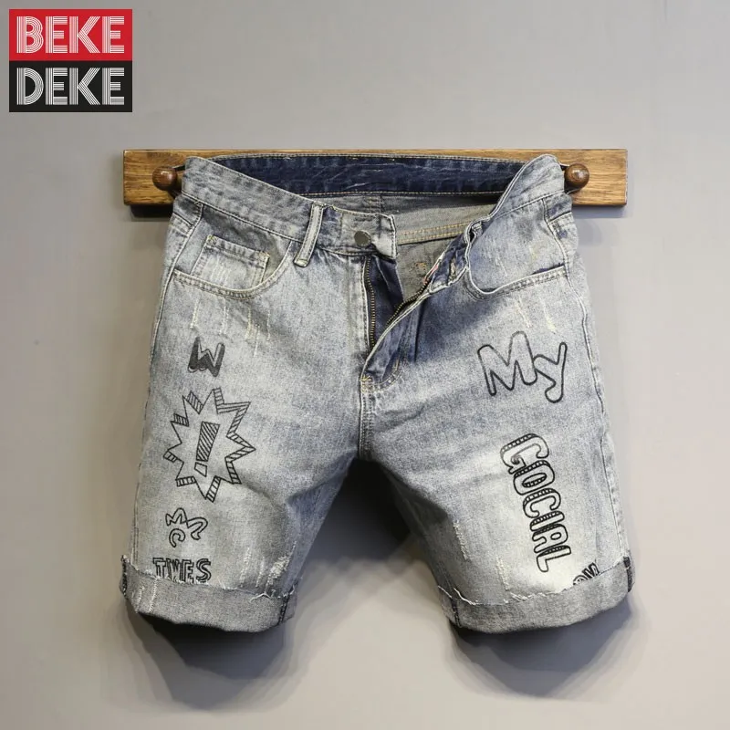 Summer Retro Blue Knee Length Trousers Mens Casual Shorts Button Slim Straight Printed Jeans Streetwear Ripped Denim Shorts Male
Summer Retro Blue Knee Length Trousers Mens Casual Shorts Button Slim Straight Printed Jeans Streetwear Ripped Denim Shorts Male