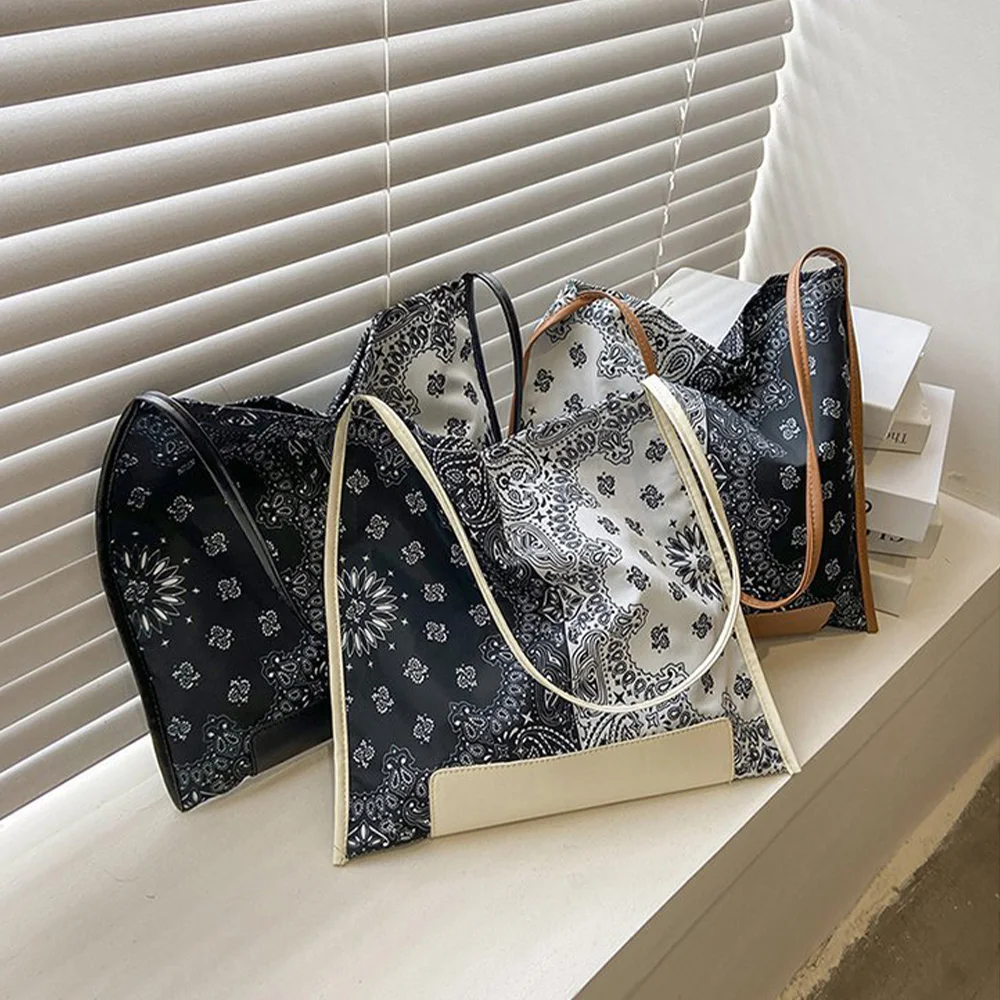 Printing Canvas Shoulder Bag Women'S Simple Ins Retro Casual Flower Printing Ethnic Style Tote Shoulder Bag Fashion
Printing Canvas Shoulder Bag Women'S Simple Ins Retro Casual Flower Printing Ethnic Style Tote Shoulder Bag Fashion