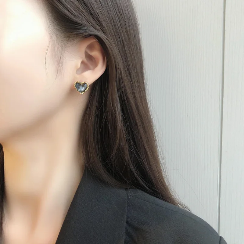 Sweet Acrylic Crystal Heart Stud Earrings Delicate Gold Color Mini Ear Studs Trendy Ear Nails For Women Girls Jewelry Gift
Sweet Acrylic Crystal Heart Stud Earrings Delicate Gold Color Mini Ear Studs Trendy Ear Nails For Women Girls Jewelry Gift