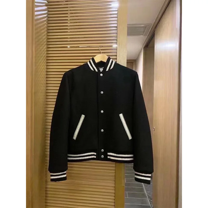 Новинка, Повседневная Женская куртка на пуговицах с вышитыми буквами, со стоячим воротником, осень/зима 2021, уличная одежда нишевого дизайна
Новинка, Повседневная Женская куртка на пуговицах с вышитыми буквами, со стоячим воротником, осень/зима 2021, уличная одежда нишевого дизайна