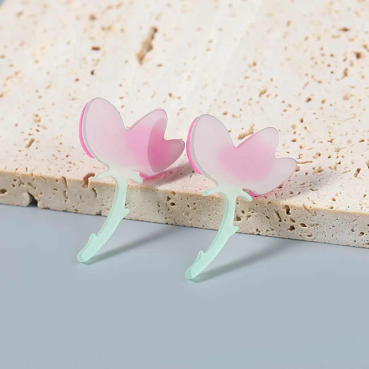 Cute Romantic Simulation Resin Pink Flower Earrings Fashion Asymmetric Acrylic Cool Drop Earrings for Women Jewelry Accessories
Cute Romantic Simulation Resin Pink Flower Earrings Fashion Asymmetric Acrylic Cool Drop Earrings for Women Jewelry Accessories