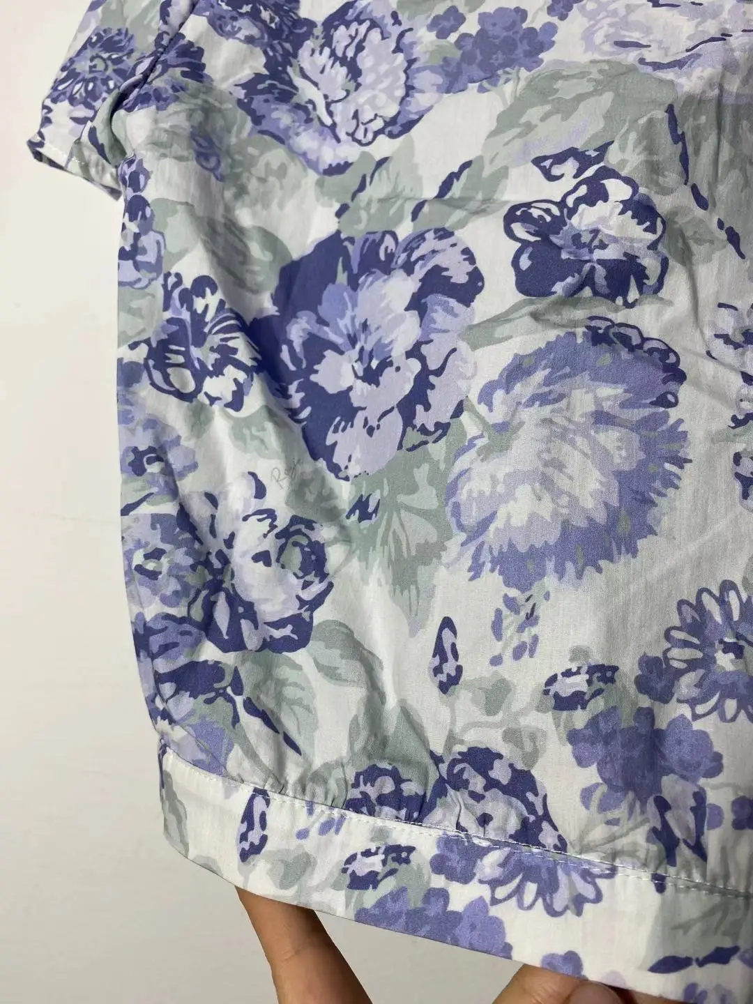 2021 Summer Women's Slim Blouse Floral Printed Square Collar Short Sleeve Single Breasted Fresh Ladies Shirts
2021 Summer Women's Slim Blouse Floral Printed Square Collar Short Sleeve Single Breasted Fresh Ladies Shirts