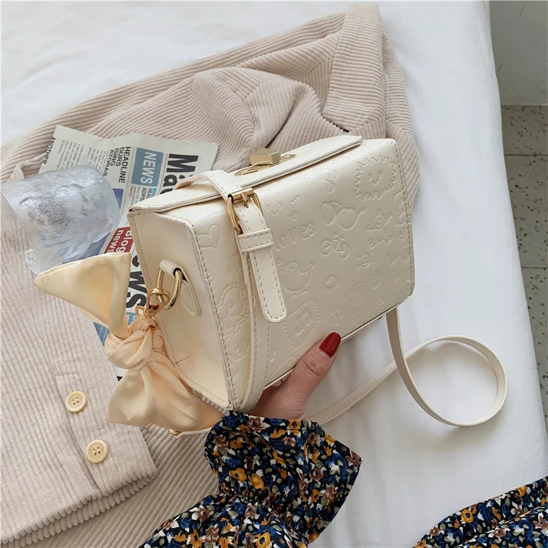 Womens Handbags This Popular Spring and Summer Large Capacity Women's Bag 2021 New Version Fashion Commuter Purses
Womens Handbags This Popular Spring and Summer Large Capacity Women's Bag 2021 New Version Fashion Commuter Purses