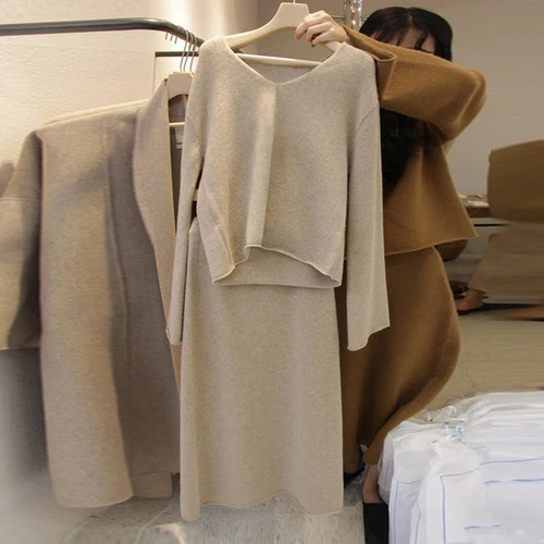 Зимние вязаные женские костюмы, свитер с V-образным вырезом, пуловер, топ, юбка, комплект из 2 предметов, Женский Повседневный Женский костюм ...
Зимние вязаные женские костюмы, свитер с V-образным вырезом, пуловер, топ, юбка, комплект из 2 предметов, Женский Повседневный Женский костюм ...