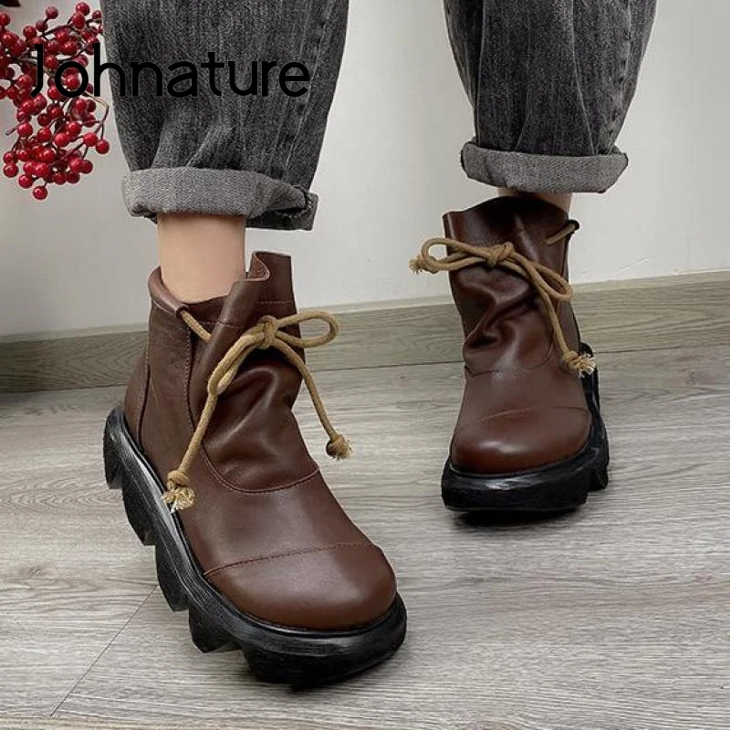 Женские ботильоны ручной работы Johnature, из натуральной кожи, на шнуровке, с круглым носком, на танкетке, повседневные ботинки на платформе, 2022
Женские ботильоны ручной работы Johnature, из натуральной кожи, на шнуровке, с круглым носком, на танкетке, повседневные ботинки на платформе, 2022