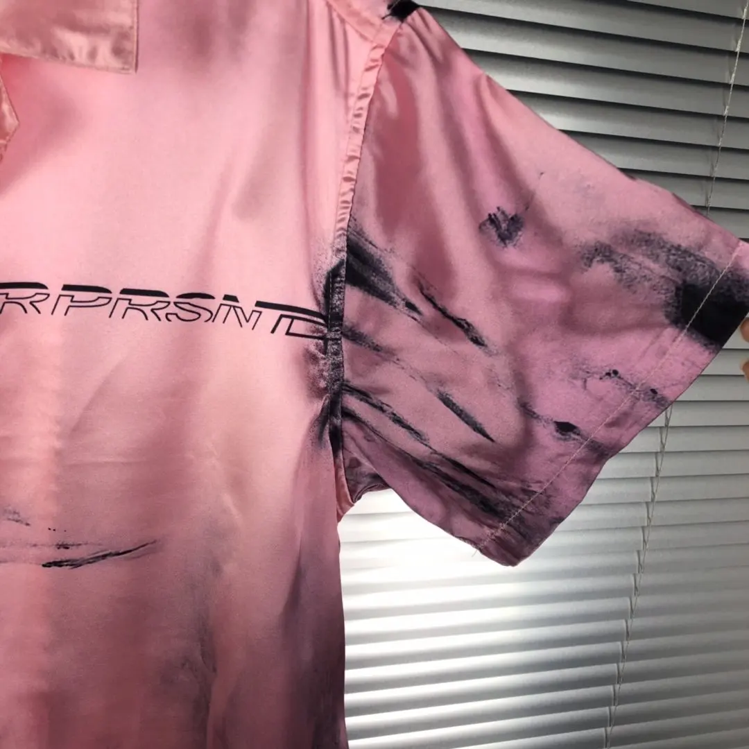 Represent 2020 New Particoloured Graffiti Short Shirts Oversized Hip-hop Casual Shirts Men Women Couples 100% Cotton Shirts 
Represent 2020 New Particoloured Graffiti Short Shirts Oversized Hip-hop Casual Shirts Men Women Couples 100% Cotton Shirts