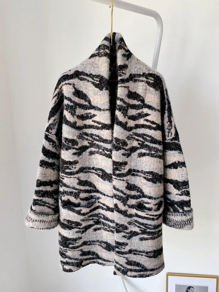 

Осенне-весеннее стильное модное шерстяное пальто с V-образным вырезом и длинными рукавами, универсальное, с карманами и принтом зебры