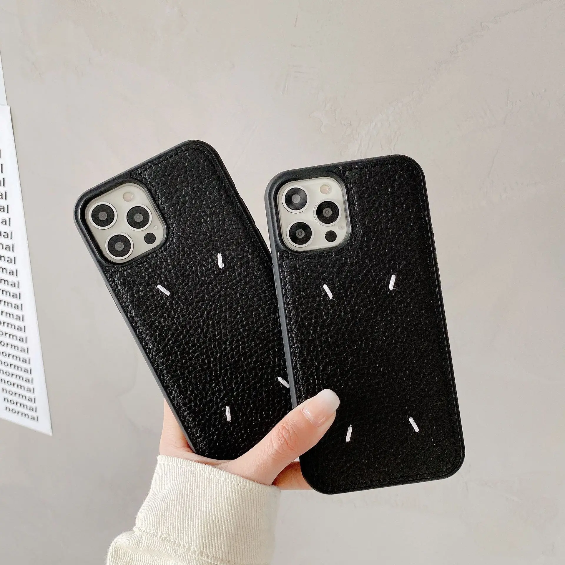 New Luxury Corium Phone Cases For Iphone 11 Pro Max 12 Mini XR XS 8 X 7 Plus Shockproof Soft Silicone Leather Protective Cover
New Luxury Corium Phone Cases For Iphone 11 Pro Max 12 Mini XR XS 8 X 7 Plus Shockproof Soft Silicone Leather Protective Cover