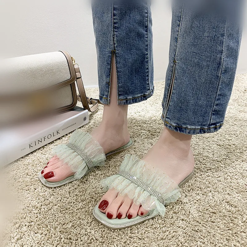 Low Shoes Woman 2021 Rubber Slippers Pantofle Luxury Slides New Designer Flat Summer Rome Fashion PU Fabric Low Shoes Slippers W 
Low Shoes Woman 2021 Rubber Slippers Pantofle Luxury Slides New Designer Flat Summer Rome Fashion PU Fabric Low Shoes Slippers W