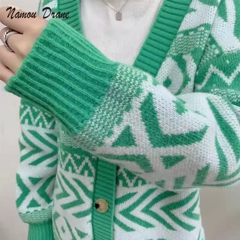 Namou Drane Lazy Loose 2021 Autumn and Winter New V-neck Cardigan Geometric Jacquard Wool Knitted Thick Coat Female Mid-length 
Namou Drane Lazy Loose 2021 Autumn and Winter New V-neck Cardigan Geometric Jacquard Wool Knitted Thick Coat Female Mid-length