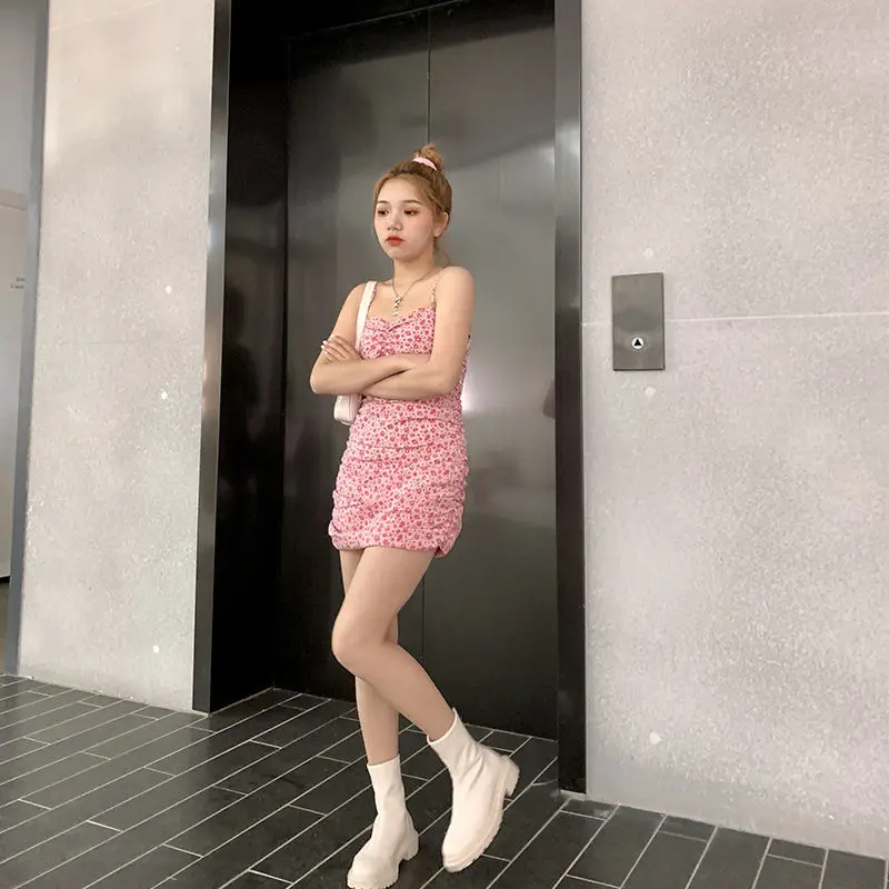 Women One-line Collar Floral Suspender Dresses Female Summer Sweet Temperament Waist A-line Skirt Woman Print Sleeveless Dress
Women One-line Collar Floral Suspender Dresses Female Summer Sweet Temperament Waist A-line Skirt Woman Print Sleeveless Dress