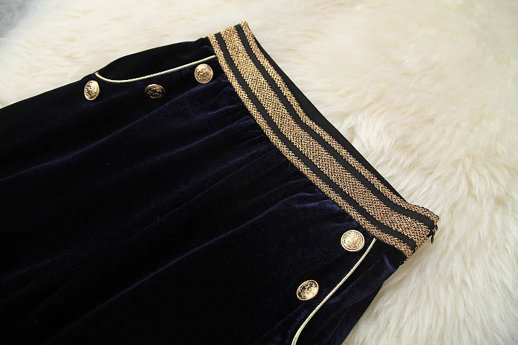 European and American women's wear 2020 winter new style Long-sleeved turtleneck striped sweater Velvet trousers Fashion suit
European and American women's wear 2020 winter new style Long-sleeved turtleneck striped sweater Velvet trousers Fashion suit