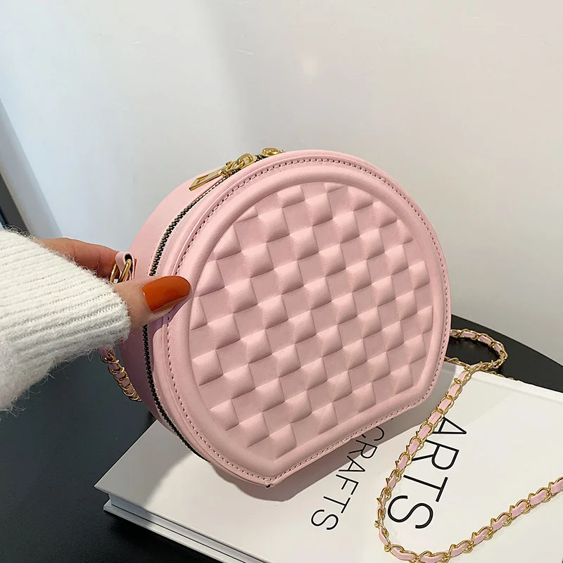 Fashion Indentation Square Small Round Bag Autumn and Winter New Solid Color Chain Single Shoulder Bag Temperament Trend
Fashion Indentation Square Small Round Bag Autumn and Winter New Solid Color Chain Single Shoulder Bag Temperament Trend