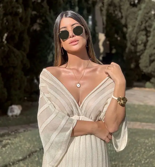 Spring European and American foreign trade new women's dress V-neck shawl sleeve dress
Spring European and American foreign trade new women's dress V-neck shawl sleeve dress