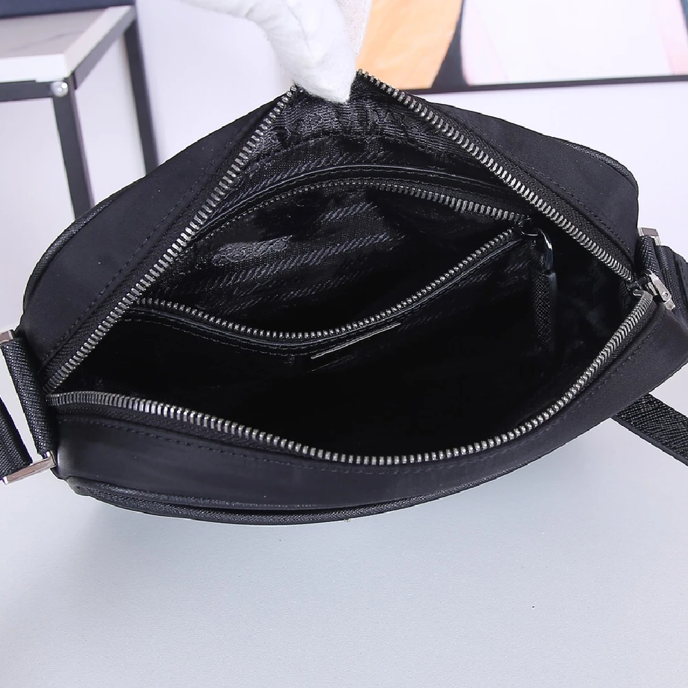 Men's black nylon messenger bag men's messenger bag combination bag multifunctional single shoulder messenger bag with box
Men's black nylon messenger bag men's messenger bag combination bag multifunctional single shoulder messenger bag with box