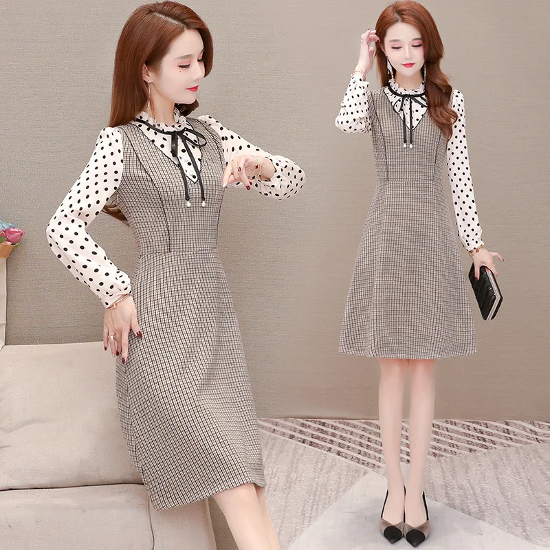 Middle aged and young women's fashion long sleeve dress middle long middle aged mother dress small spring and autumn skirt fake
Middle aged and young women's fashion long sleeve dress middle long middle aged mother dress small spring and autumn skirt fake
