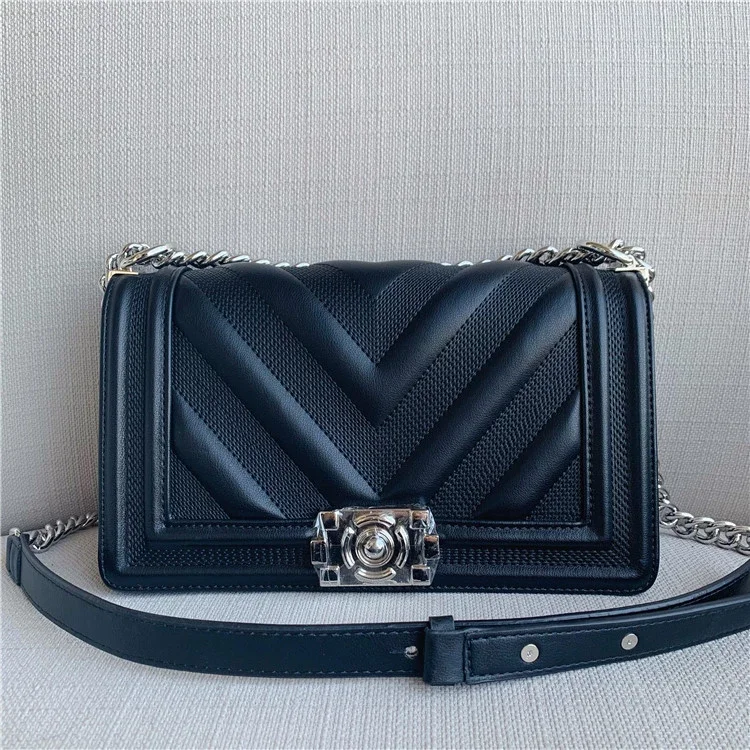 free shipping2020 the new style high quality fashionnice genuine cow leather women one shoulder bag crossbody bag 2 color 25.5cm
free shipping2020 the new style high quality fashionnice genuine cow leather women one shoulder bag crossbody bag 2 color 25.5cm