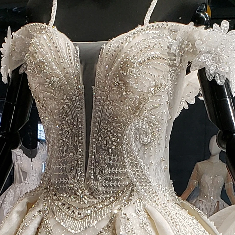 2020 Ball Gown Wedding Dress Satin Beaded Sweetheart Off The Shoulder Handwork Luxury Wedding Gowns Special Train Vestidos Novia
2020 Ball Gown Wedding Dress Satin Beaded Sweetheart Off The Shoulder Handwork Luxury Wedding Gowns Special Train Vestidos Novia