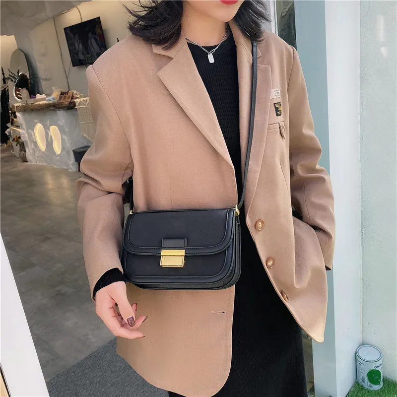 Vintage Flap Shoulder Women's Bag Quality Leather Handbags Small Square Messenger Bags Luxury Solid Ladies Sling Bag Sacs Cabas
Vintage Flap Shoulder Women's Bag Quality Leather Handbags Small Square Messenger Bags Luxury Solid Ladies Sling Bag Sacs Cabas