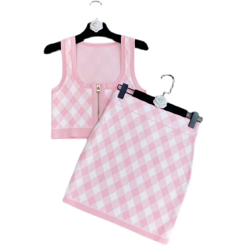 2021 Spring New Korean Style Internet Celebrity Same Sweet Pink Plaid Camisole Knitted Skirt Suit Women 
2021 Spring New Korean Style Internet Celebrity Same Sweet Pink Plaid Camisole Knitted Skirt Suit Women