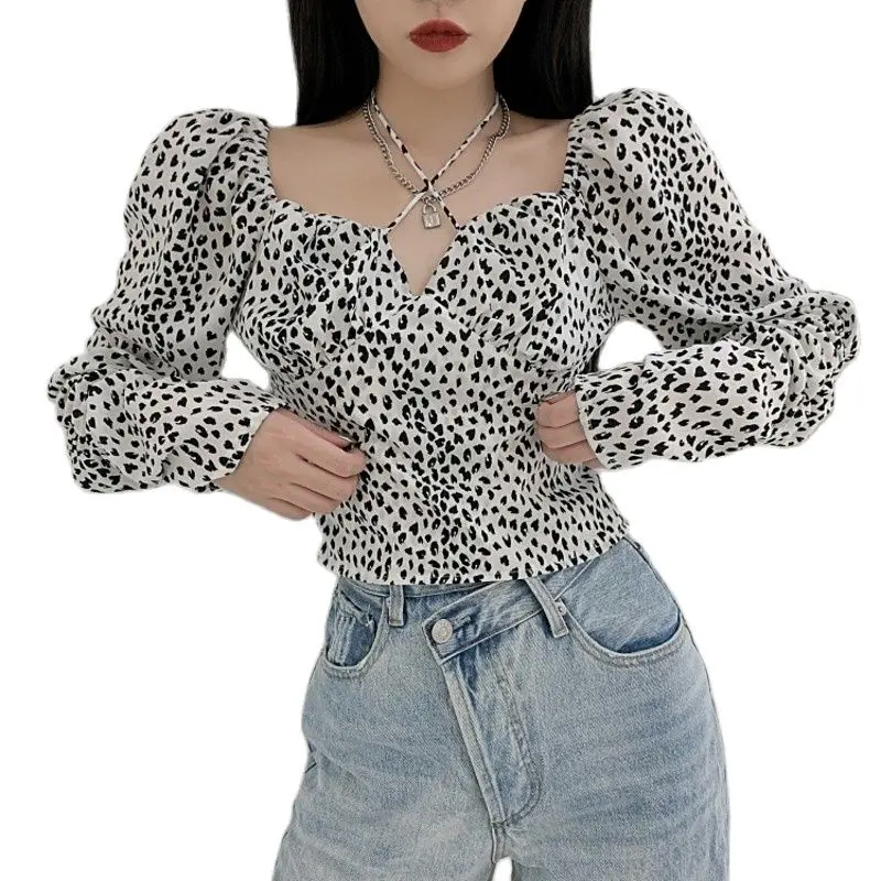 2021 Women Fashion Floral Print Cropped Blouses Women Vintage V Neck Long Sleeve Back Elastic Female Shirts Chic Tops
2021 Women Fashion Floral Print Cropped Blouses Women Vintage V Neck Long Sleeve Back Elastic Female Shirts Chic Tops