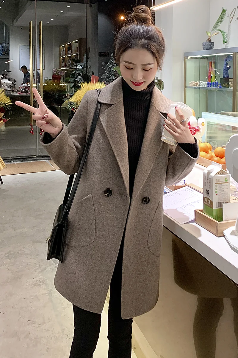 Women's Blend Coat Long Button Wool Blend Coat Female Woman Winter Coat 2020 Overcoat Elegant Warm Outwear
Women's Blend Coat Long Button Wool Blend Coat Female Woman Winter Coat 2020 Overcoat Elegant Warm Outwear
