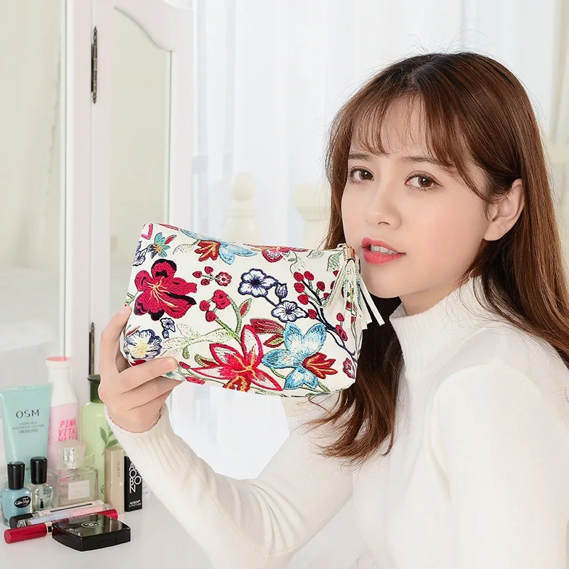 Women Cosmetic Bag 3D Embroidery Tassel Ladies Makeup Bag Pouch Toiletry Bag Portable Zipper Handbag Make Up Organizer Case
Women Cosmetic Bag 3D Embroidery Tassel Ladies Makeup Bag Pouch Toiletry Bag Portable Zipper Handbag Make Up Organizer Case