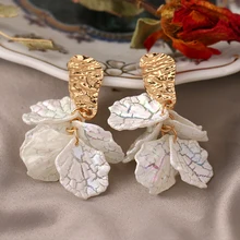 Korean White Acrylic Flower Petal Drop Earrings For Womens Fashion Statement Flower Trend Alloy Pendant Earring Jewellery
