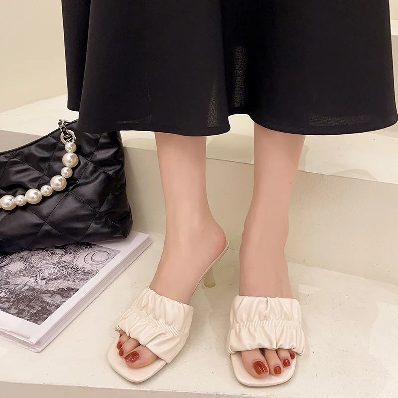 Shoes Women Slippers Heels Luxury Slides Pantofle Med Soft High Designer Summer 2021 Thin Rome PU Rubber Female Shoes Womens Sl
Shoes Women Slippers Heels Luxury Slides Pantofle Med Soft High Designer Summer 2021 Thin Rome PU Rubber Female Shoes Womens Sl