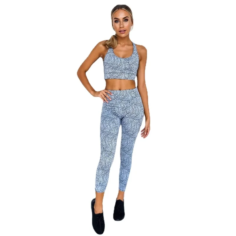 Europe and the United States hot sale of new women's spot print sports yoga fitness suit
Europe and the United States hot sale of new women's spot print sports yoga fitness suit