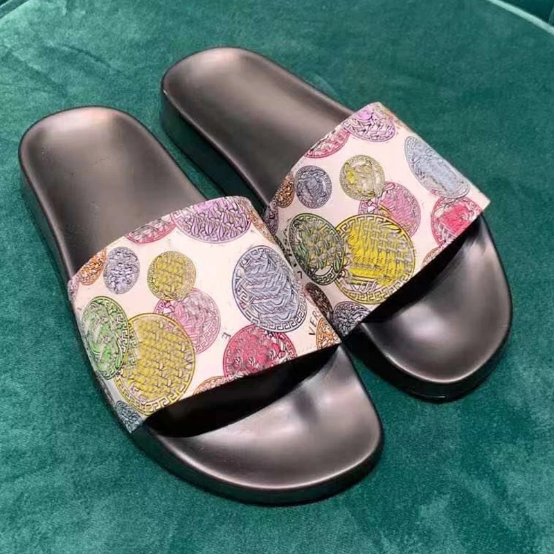 2021S Summer Fashion Men's Designer Shoes Barocco Pool Slide Sandal Beach Flip Flops Slipper Male Size EUR38-46
2021S Summer Fashion Men's Designer Shoes Barocco Pool Slide Sandal Beach Flip Flops Slipper Male Size EUR38-46