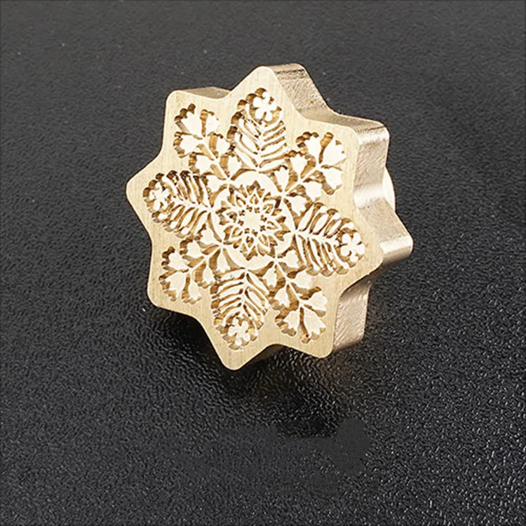 Snowflake and Christmas tree seal wedding handmade fire lacquer sealing wax seal custom three-dimensional embossed seal
Snowflake and Christmas tree seal wedding handmade fire lacquer sealing wax seal custom three-dimensional embossed seal