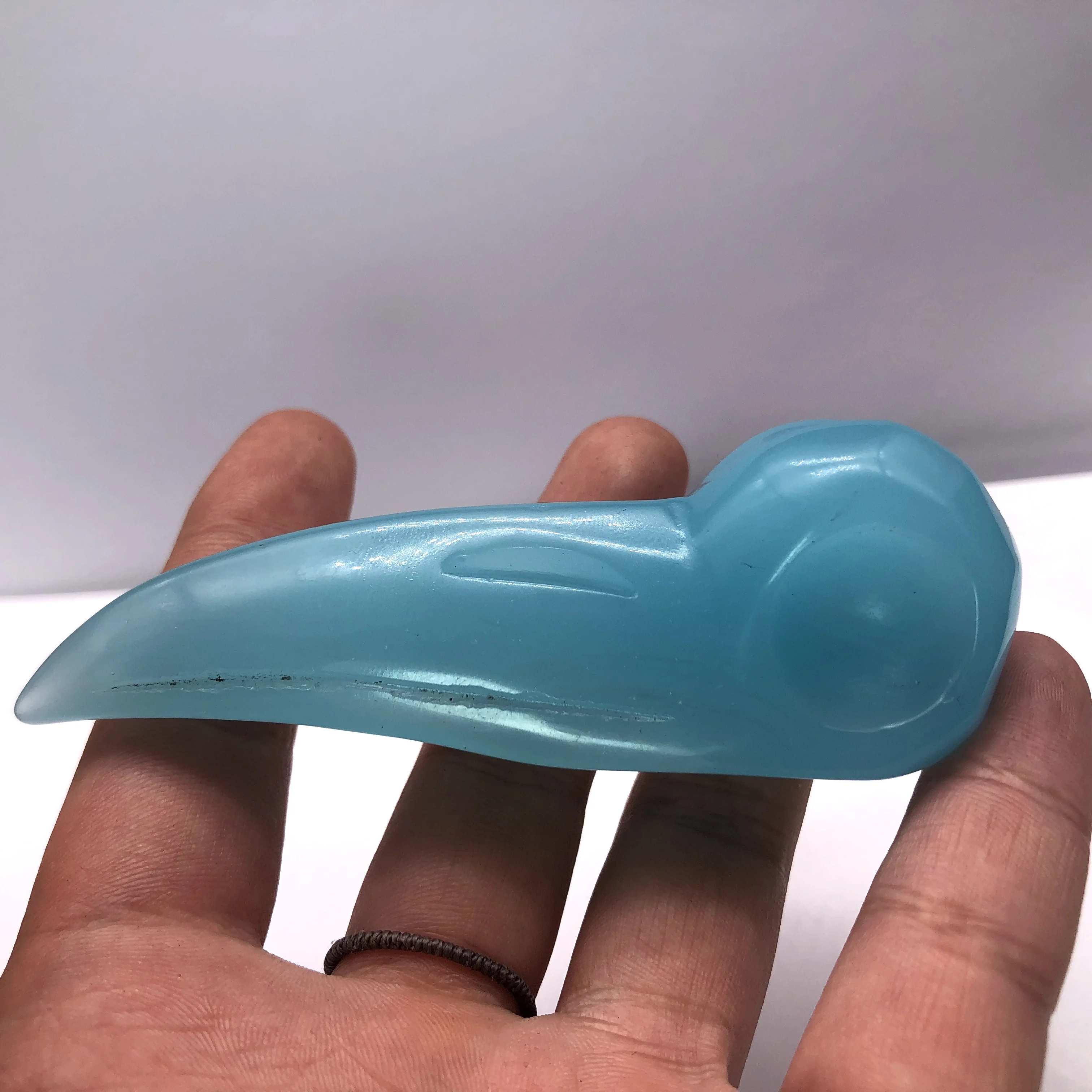 95MM Artificial crystal bird head blue hand - carved stone indoor desk decoration
95MM Artificial crystal bird head blue hand - carved stone indoor desk decoration