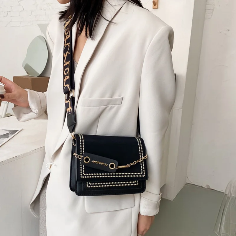 2021 New Textured Small Fashion Casual Female Bag Tide Wide Shoulder Strap Women Messenger Bag One-shoulder Small Square Bag
2021 New Textured Small Fashion Casual Female Bag Tide Wide Shoulder Strap Women Messenger Bag One-shoulder Small Square Bag