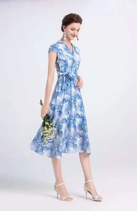 Beautiful Dress 2020 Summer Fashion Style Woman V-Neck Blue Floral Print Short Sleeve Mid-Calf Length Large Swing Dress Vestido
Beautiful Dress 2020 Summer Fashion Style Woman V-Neck Blue Floral Print Short Sleeve Mid-Calf Length Large Swing Dress Vestido