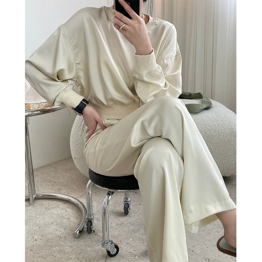 Summer New European And American Sports Simple Sunscreen Vertical High Waist Sweater Round Neck Loose Thin Short Top
Summer New European And American Sports Simple Sunscreen Vertical High Waist Sweater Round Neck Loose Thin Short Top