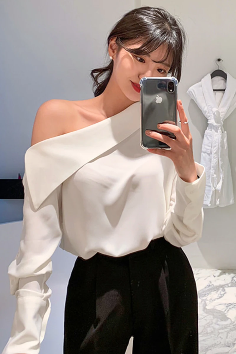 Ladies Solid Color Long Sleeve off-shoulder Casual Loose Tops fashion korean blouses
Ladies Solid Color Long Sleeve off-shoulder Casual Loose Tops fashion korean blouses
