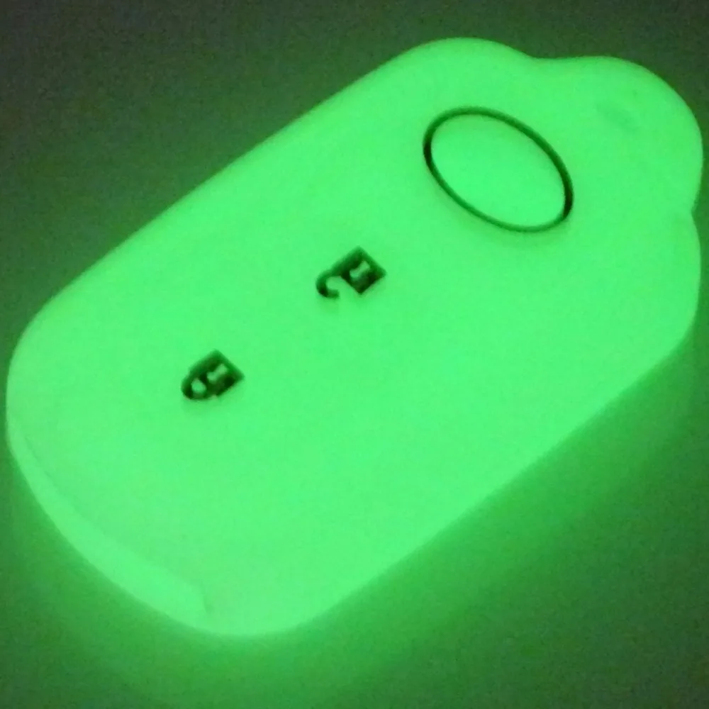 jingyuqin For Toyota Camry 2000-2005 Proctective Remote 2+1 3 Buttons Silicone Car Styling Key Case Cove
jingyuqin For Toyota Camry 2000-2005 Proctective Remote 2+1 3 Buttons Silicone Car Styling Key Case Cove