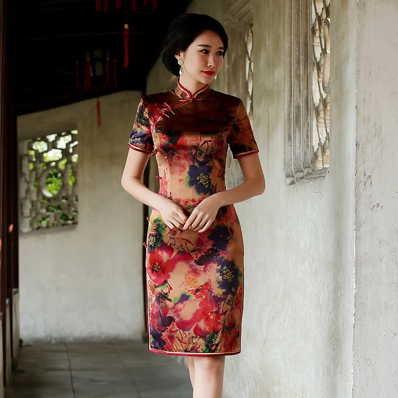 Miss four heavy silk cheongsam autumn outfit in 2020, the new mother traditional temperament elegant long daily wear
Miss four heavy silk cheongsam autumn outfit in 2020, the new mother traditional temperament elegant long daily wear