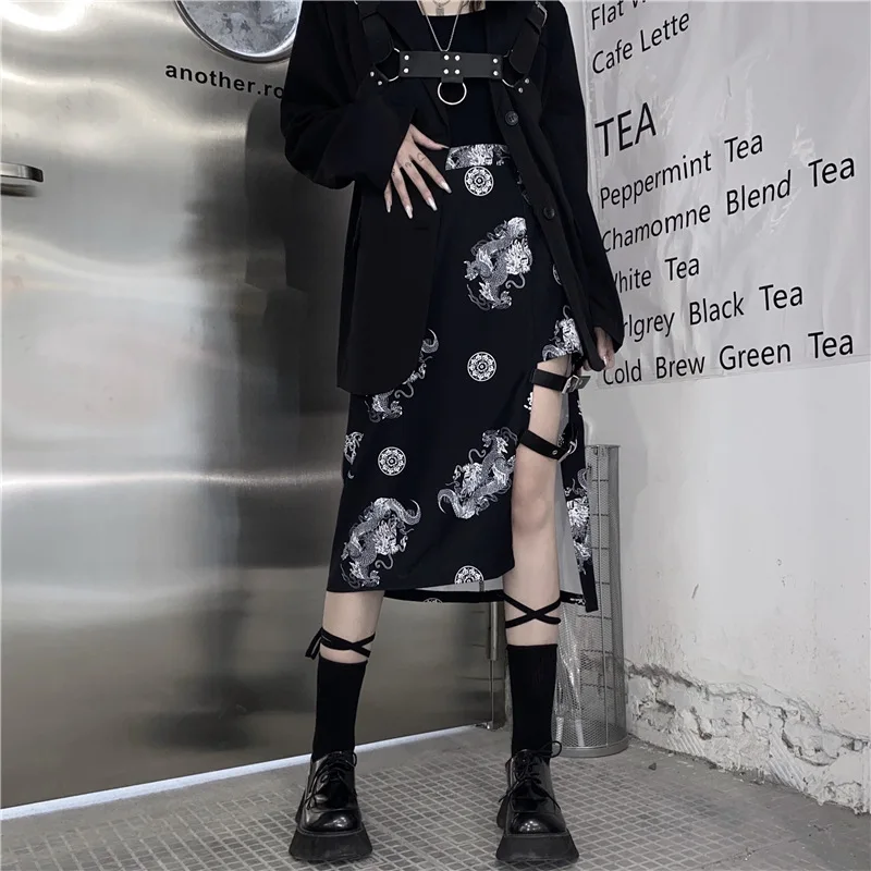 Gothic Style Women Irregular Skirts Black Dragon Print Short Skirt High Waist Ladies Sexy Split Wrap Skirt Party Clothes
Gothic Style Women Irregular Skirts Black Dragon Print Short Skirt High Waist Ladies Sexy Split Wrap Skirt Party Clothes