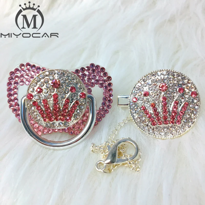 MIYOCAR Pink bling pink crown Rhinestone pacifier and clip set pacifier chain holder gold pacifier pink rhinestone APCB-SP
MIYOCAR Pink bling pink crown Rhinestone pacifier and clip set pacifier chain holder gold pacifier pink rhinestone APCB-SP