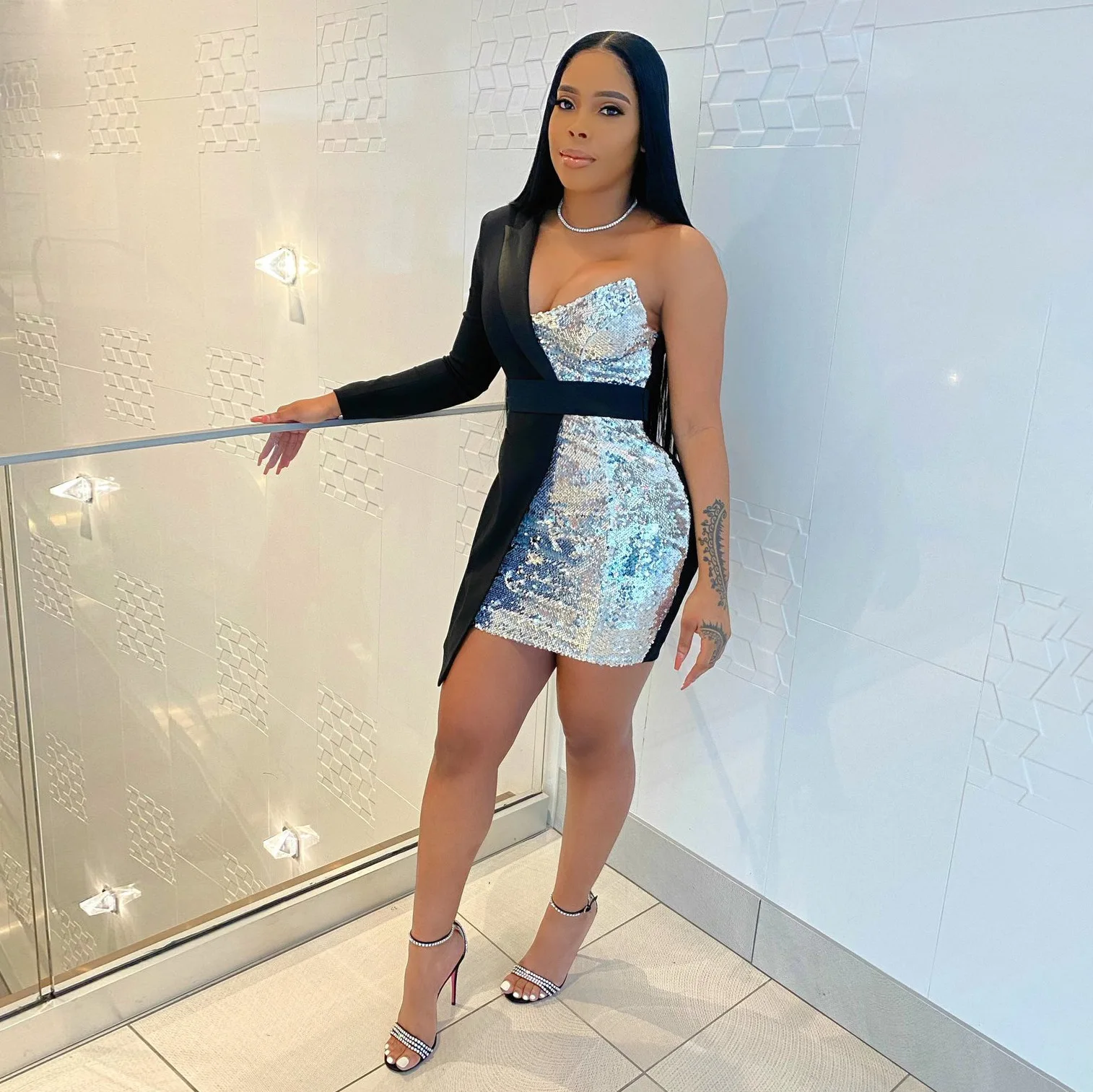 Sexy Sequined Mini Dress Women Fashion Nightclub Single-sleeve Sequined Mini Party Dress Women
Sexy Sequined Mini Dress Women Fashion Nightclub Single-sleeve Sequined Mini Party Dress Women