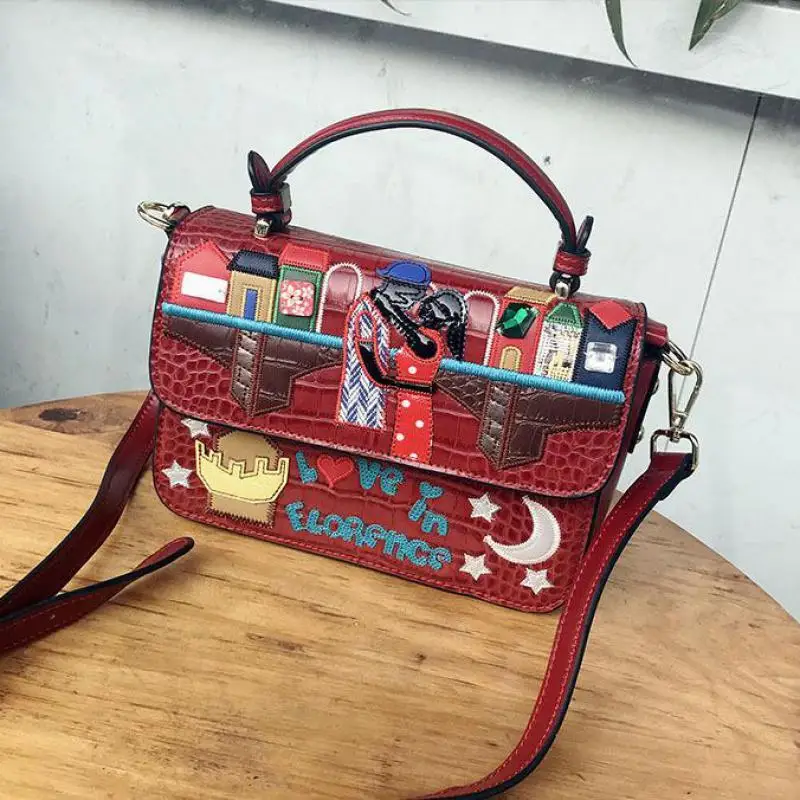 Новинка 2021, модные кожаные сумки на плечо, женская сумка с креативной застежкой и мультипликационным рисунком, маленькая сумка с вышивкой в ...
Новинка 2021, модные кожаные сумки на плечо, женская сумка с креативной застежкой и мультипликационным рисунком, маленькая сумка с вышивкой в ...