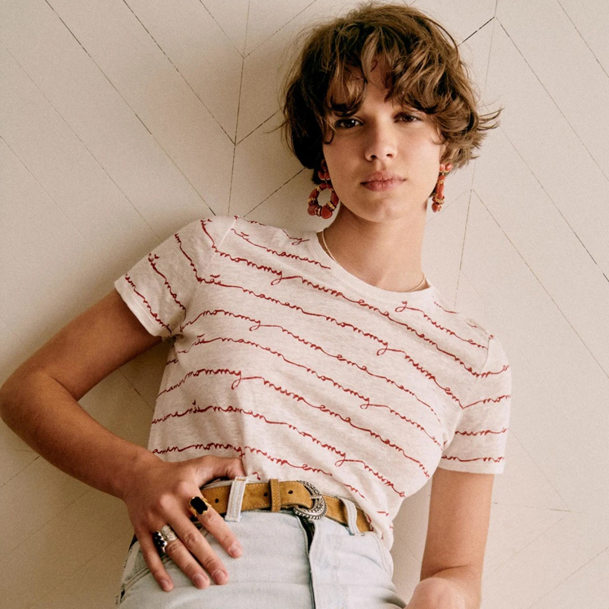 Retro Red Letter Tshirt Women Summer Stripe Print Short Sleeve Round Neck Cotton T-Shirt 2021 Femme Clothing Casual Chic Tee Top
Retro Red Letter Tshirt Women Summer Stripe Print Short Sleeve Round Neck Cotton T-Shirt 2021 Femme Clothing Casual Chic Tee Top