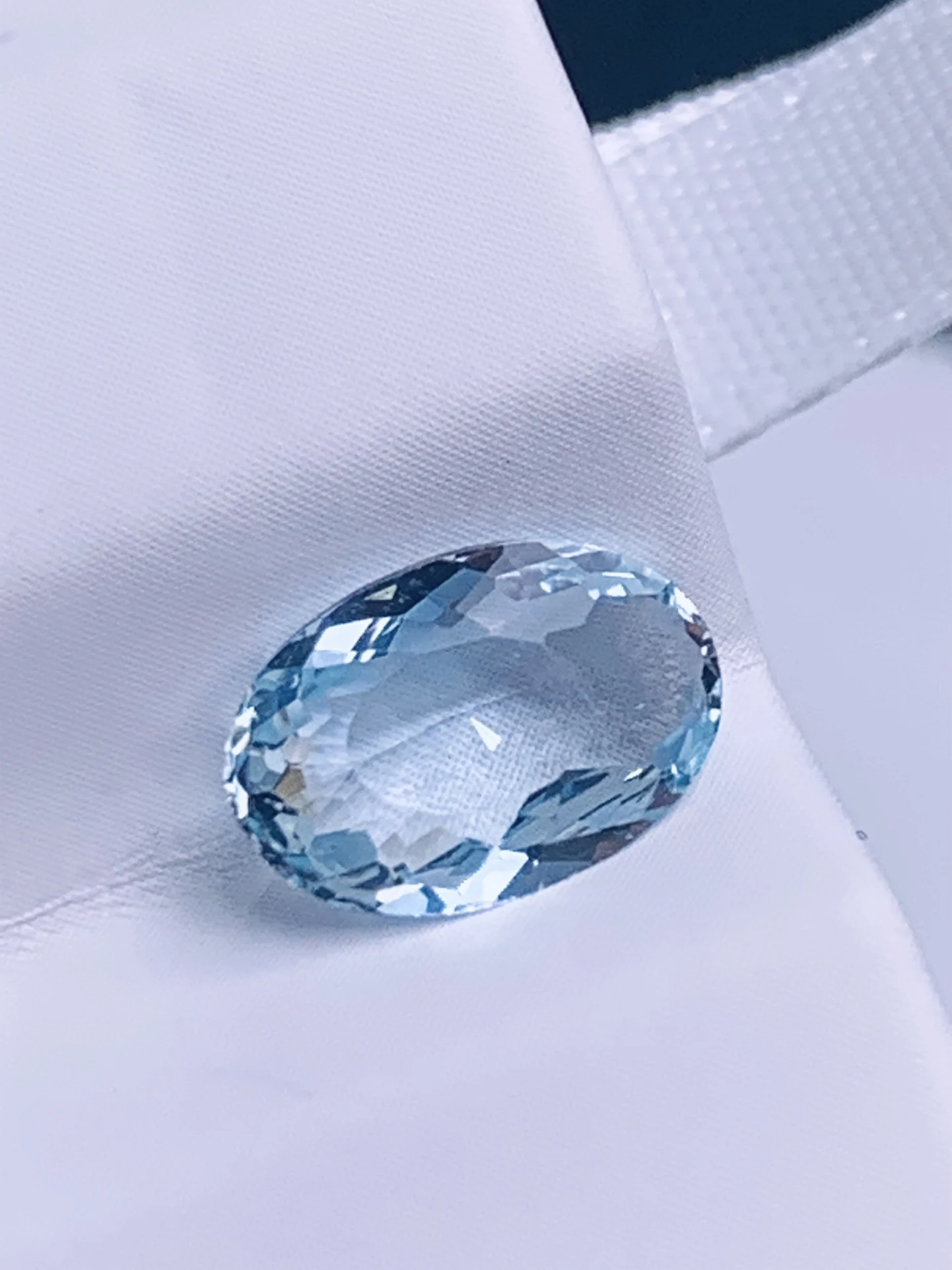 Pure natural aquamarine can be inlaid with rings or pendants light blue Oval accessories gem jewelry perhiasan bijoux bague takı
Pure natural aquamarine can be inlaid with rings or pendants light blue Oval accessories gem jewelry perhiasan bijoux bague takı